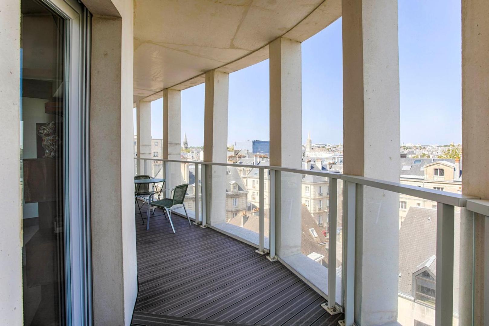 Panoramic Suite Unique View & Private Parking Caen Esterno foto