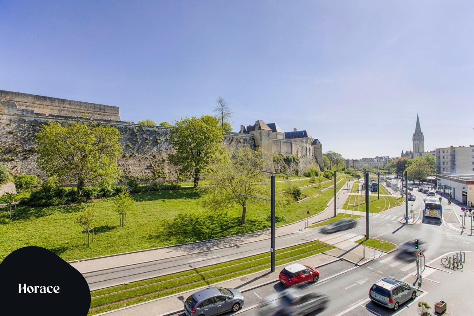Panoramic Suite Unique View & Private Parking Caen Esterno foto