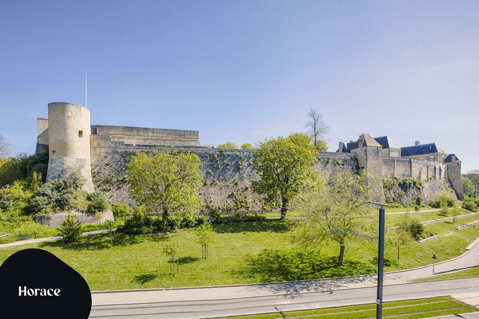 Panoramic Suite Unique View & Private Parking Caen Esterno foto